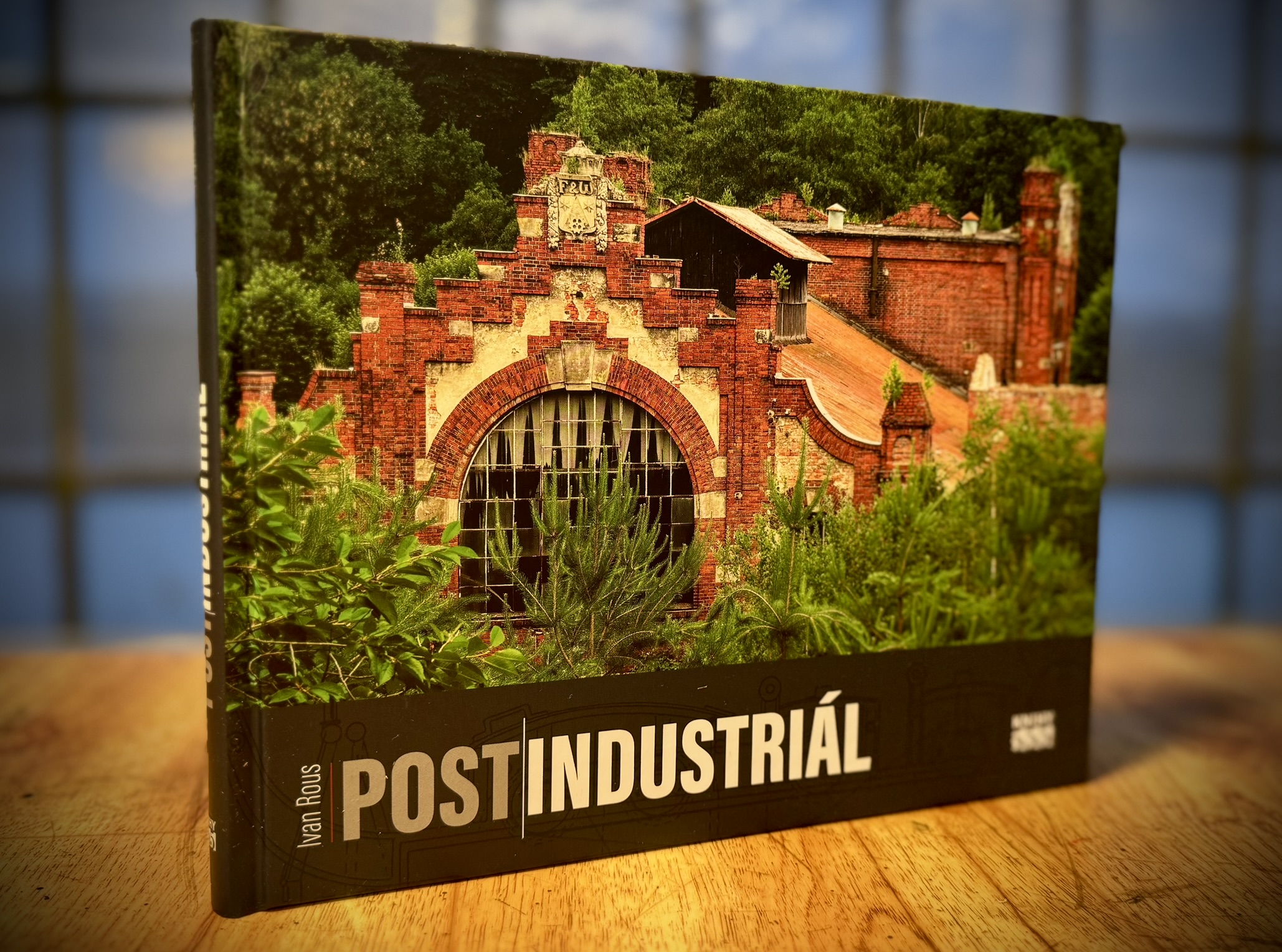 POSTINDUSTRIÁL